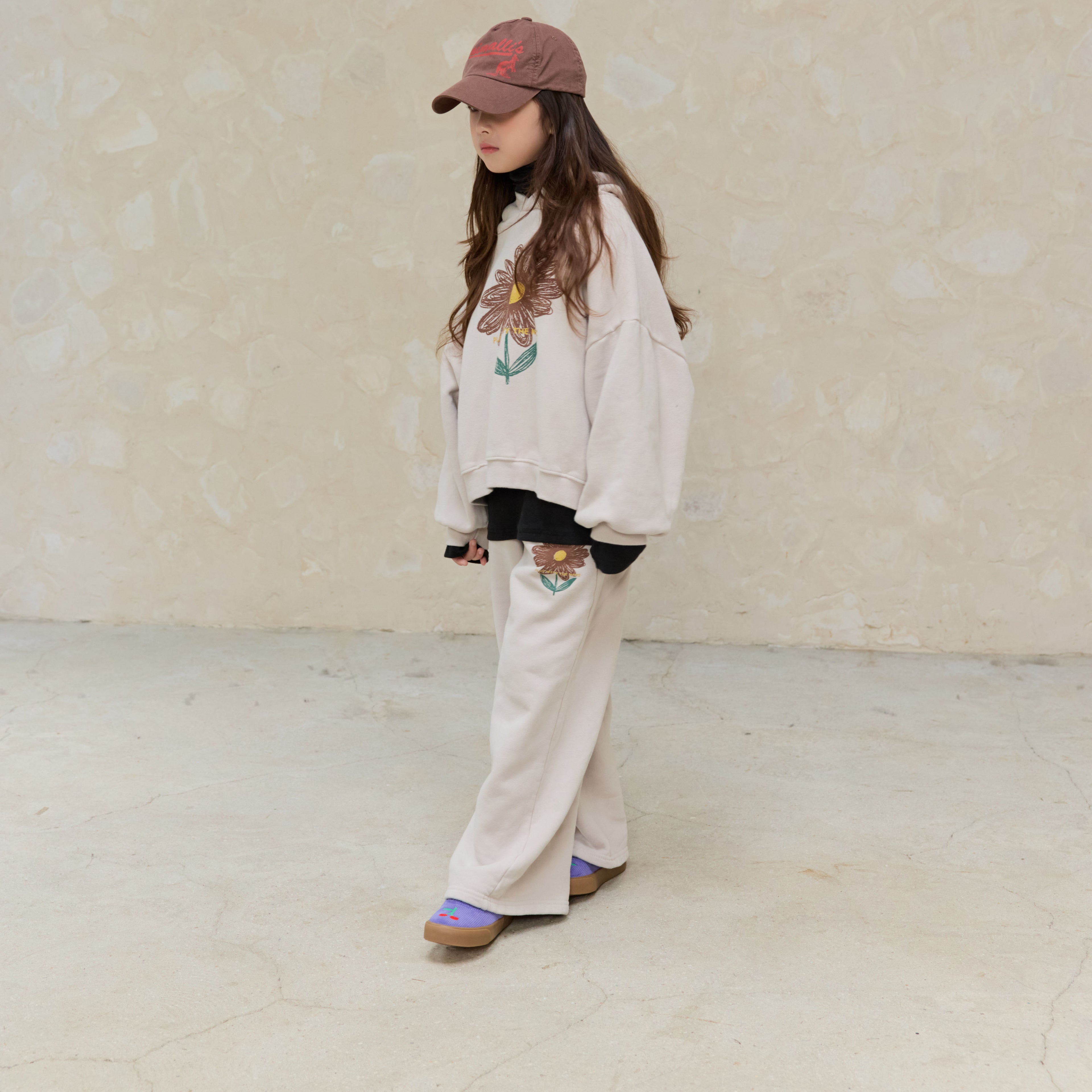 Pretty pansy sweatpants