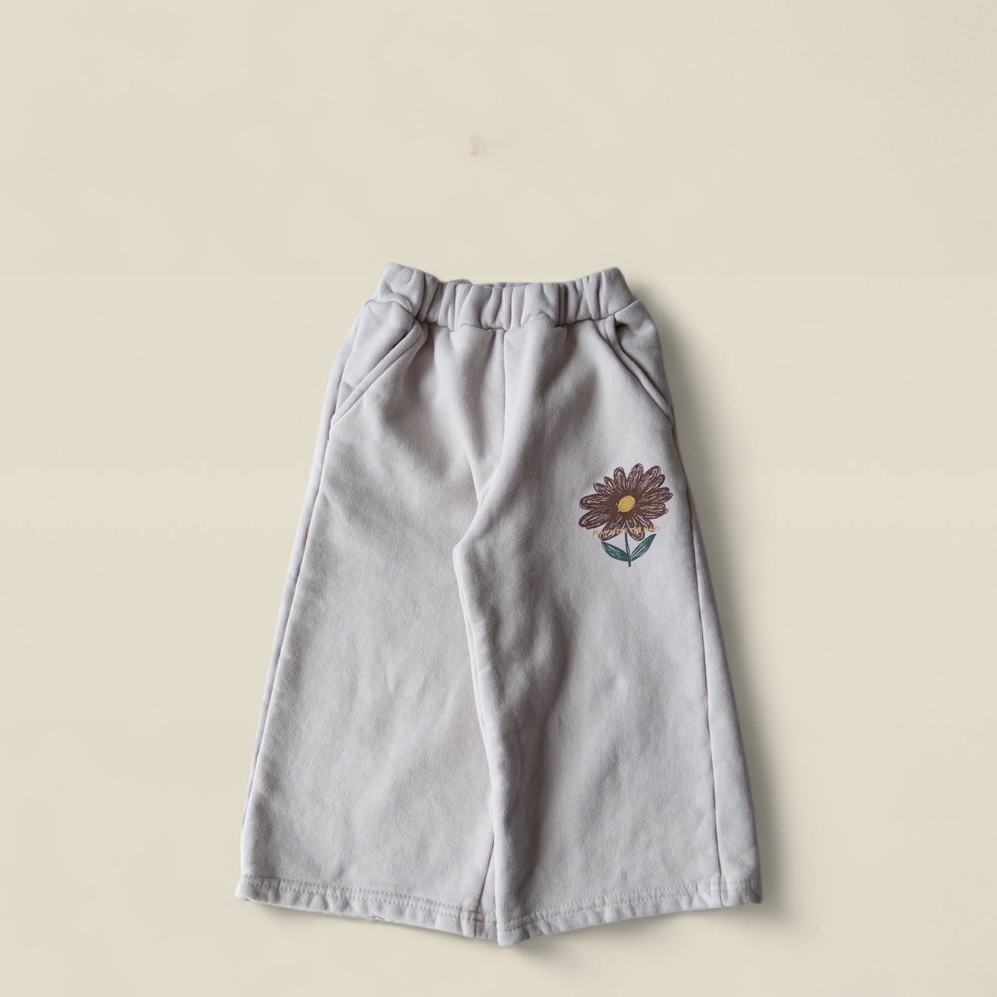 Pretty pansy sweatpants